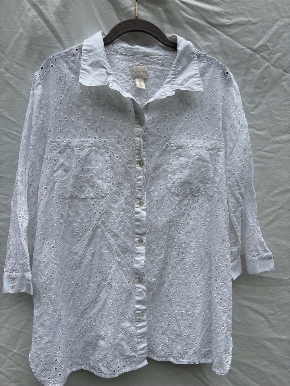 Chico's White Eyelet Button-Down 3/4-Length Sleeve Shirt
